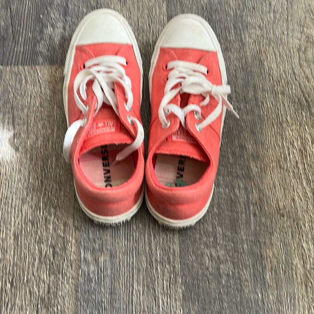 Pink converse